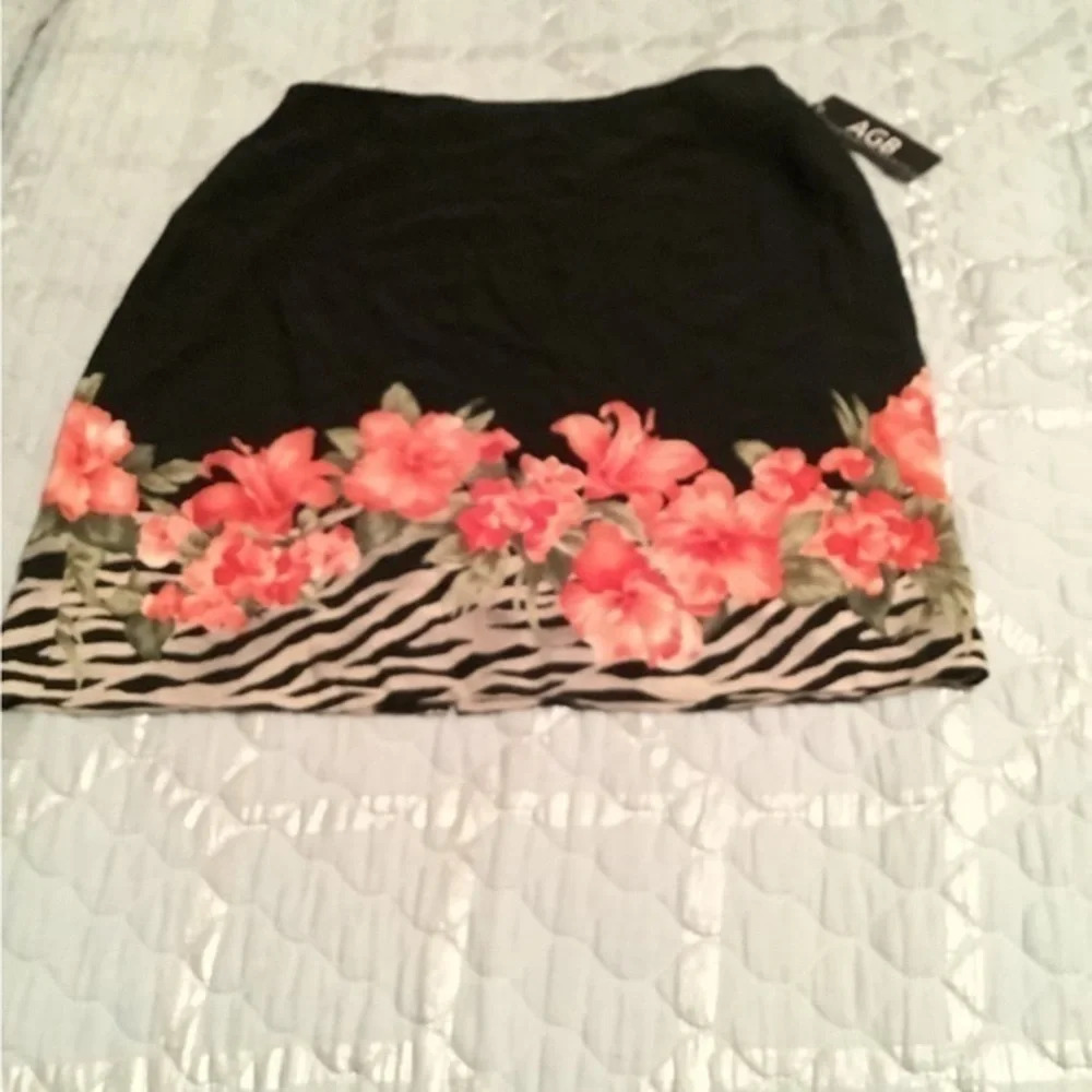 AGB~SKIRT~FLORAL HEM~LARGE
